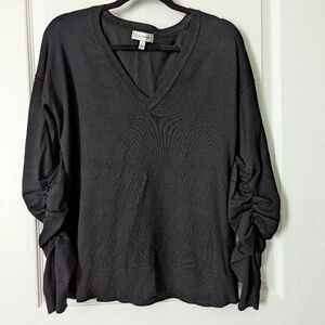 Neiman Marcus Black V-Neck Oversized Sweater With Ruche Detailing- Size Large